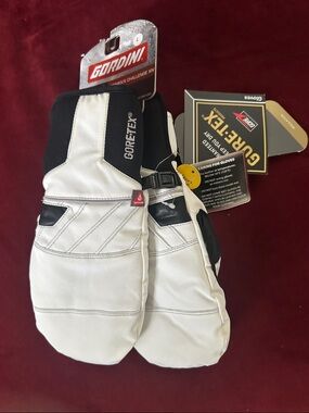 Gordini Women's Gore-Tex White and Black Ski Mittens